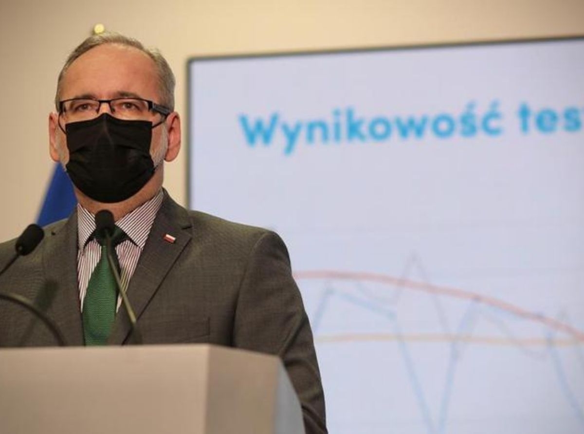 Adam Niedzielski podjął decyzję w sprawie dalszych obostrzeń